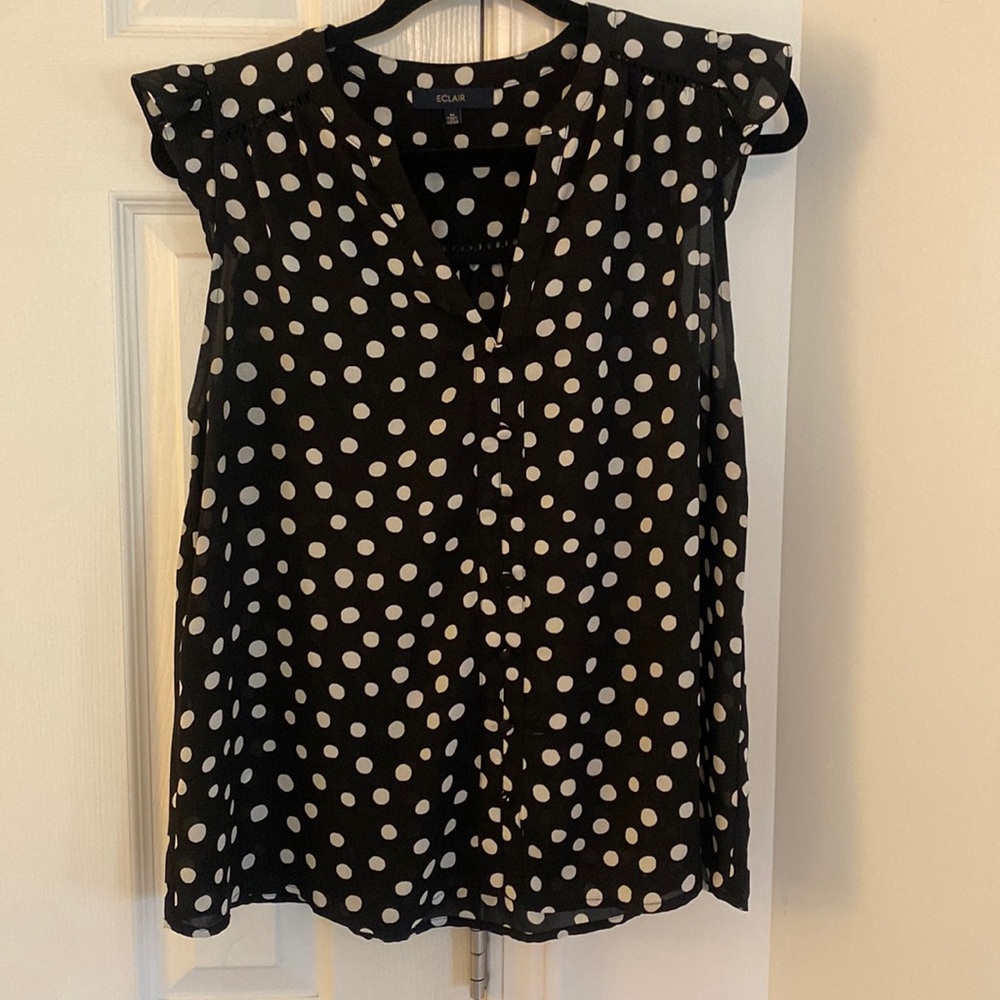 Super cute lightweight top for work!